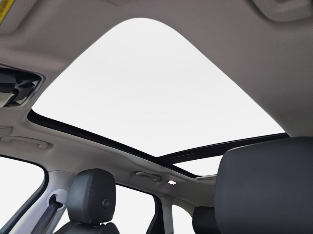 Used 2025 Land Rover Range Rover Velar Dynamic SE image 29