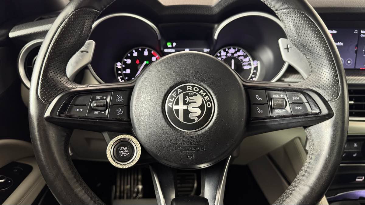 Used 2020 Alfa Romeo Stelvio Ti Sport w/ Quick Order Package 22S Sport AWD/4WD image 15