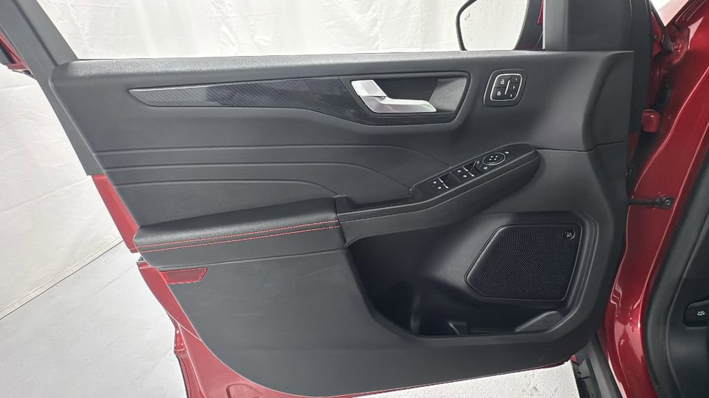 Used 2024 Ford Escape ST-Line Elite w/ Premium Technology Package image 19