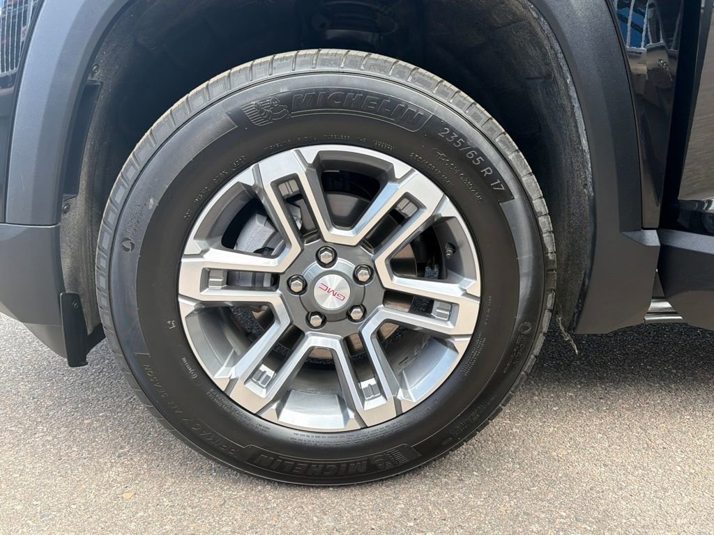 Used 2025 GMC Terrain Elevation image 25