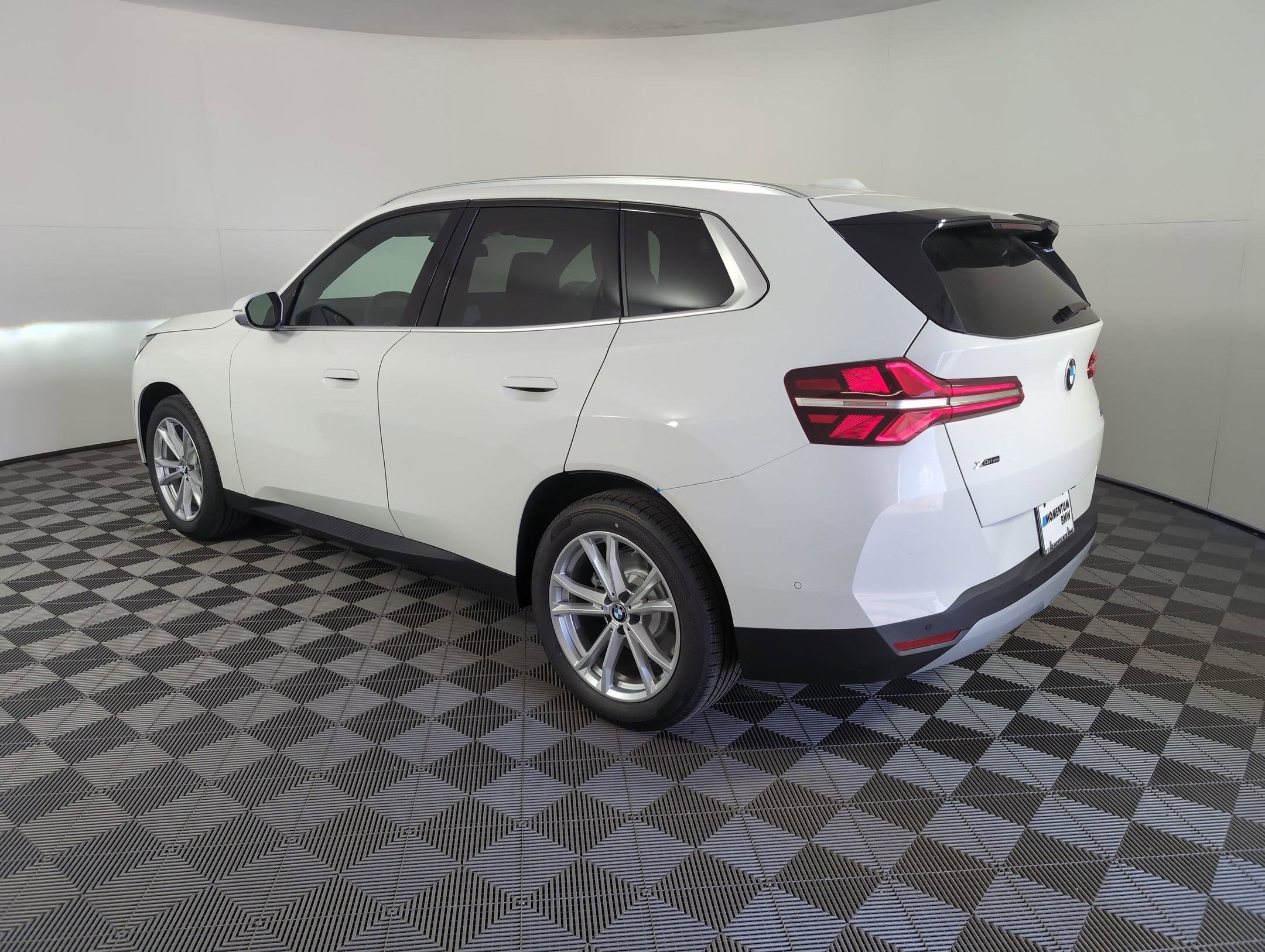 Used 2025 BMW X3 xDrive30i w/ Premium Package image 3