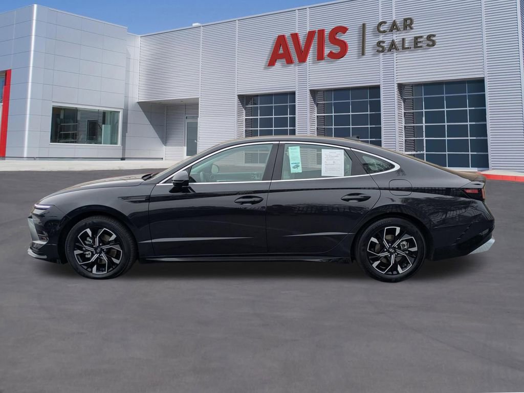 Used 2025 Hyundai Sonata SEL FWD image 2
