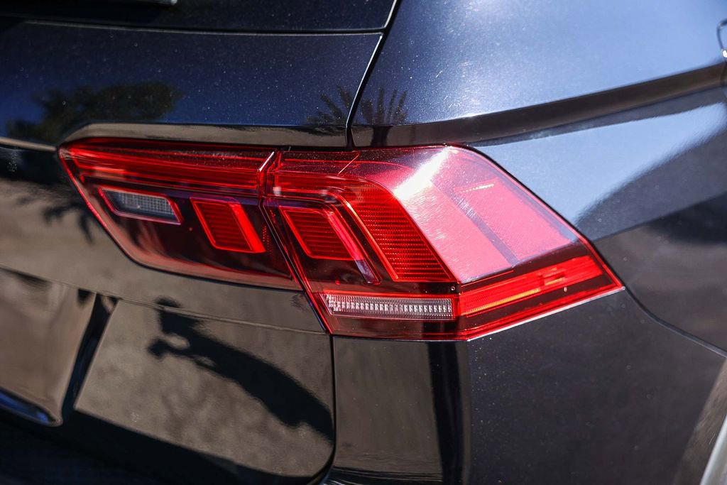 Used 2021 Volkswagen Tiguan SEL image 11