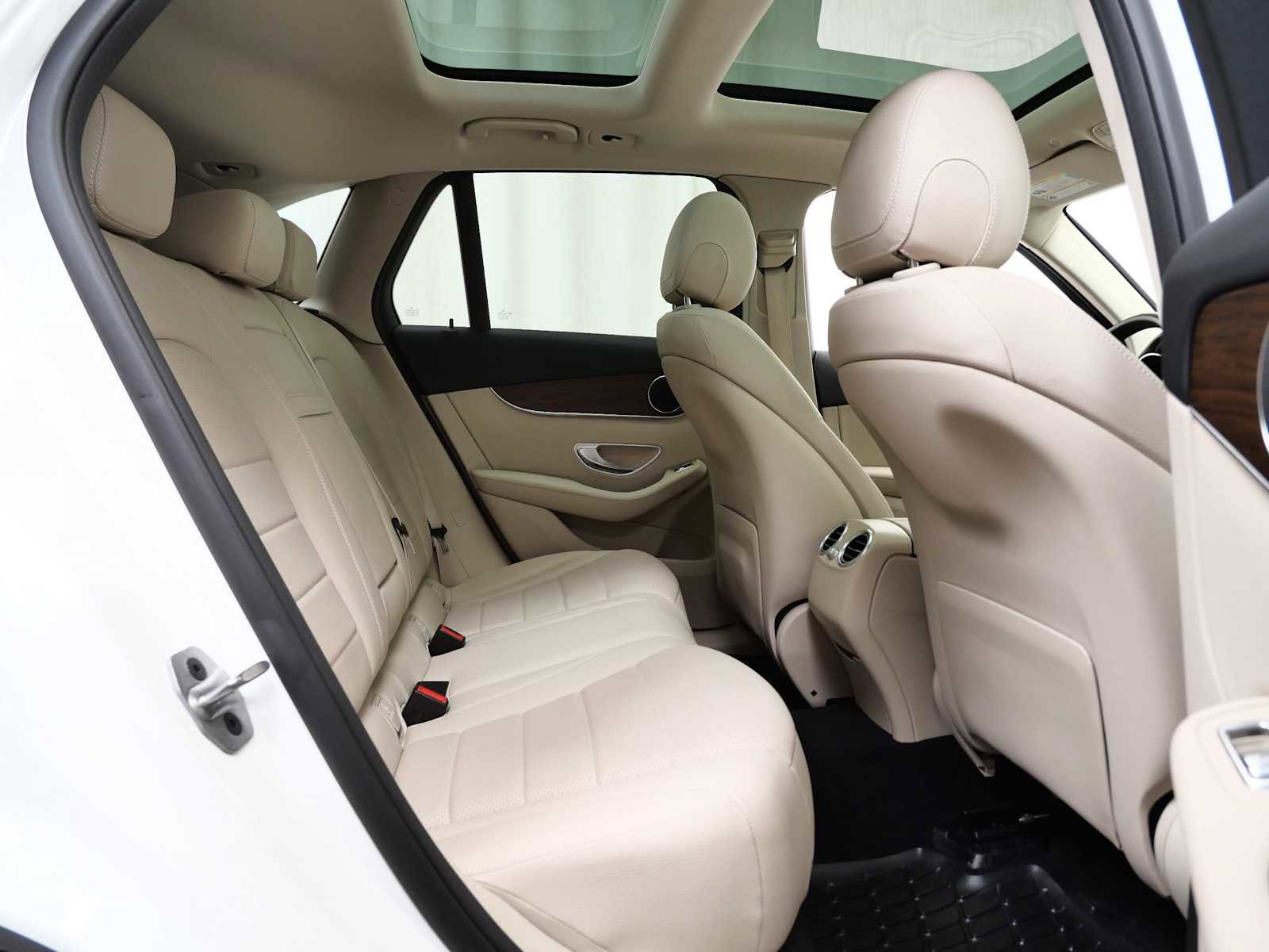 Used 2022 Mercedes-Benz GLC 300 4MATIC image 15