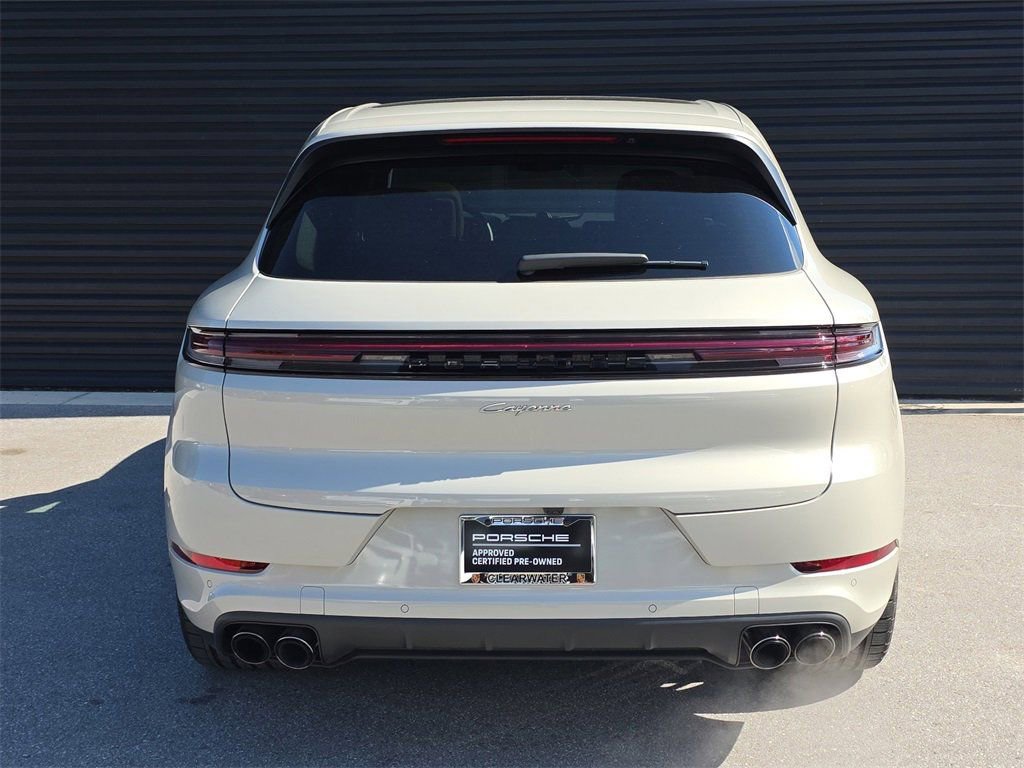Certified 2025 Porsche Cayenne E-Hybrid image 6