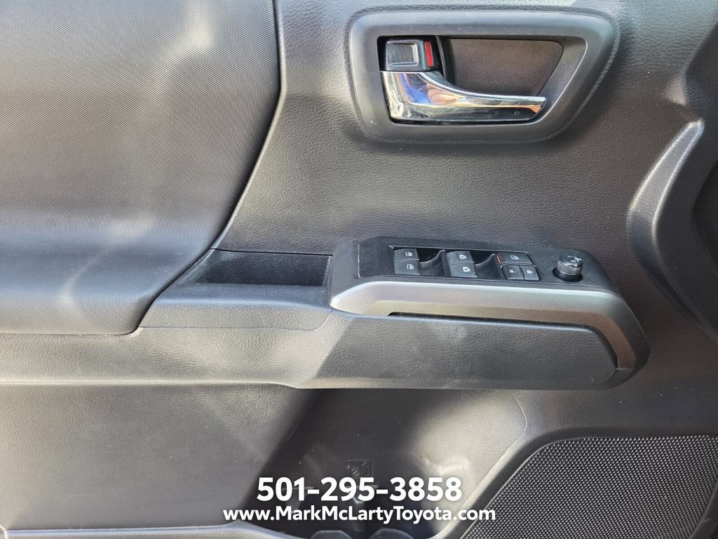 Used 2023 Toyota Tacoma TRD Off-Road w/ Technology Package AWD/4WD image 28