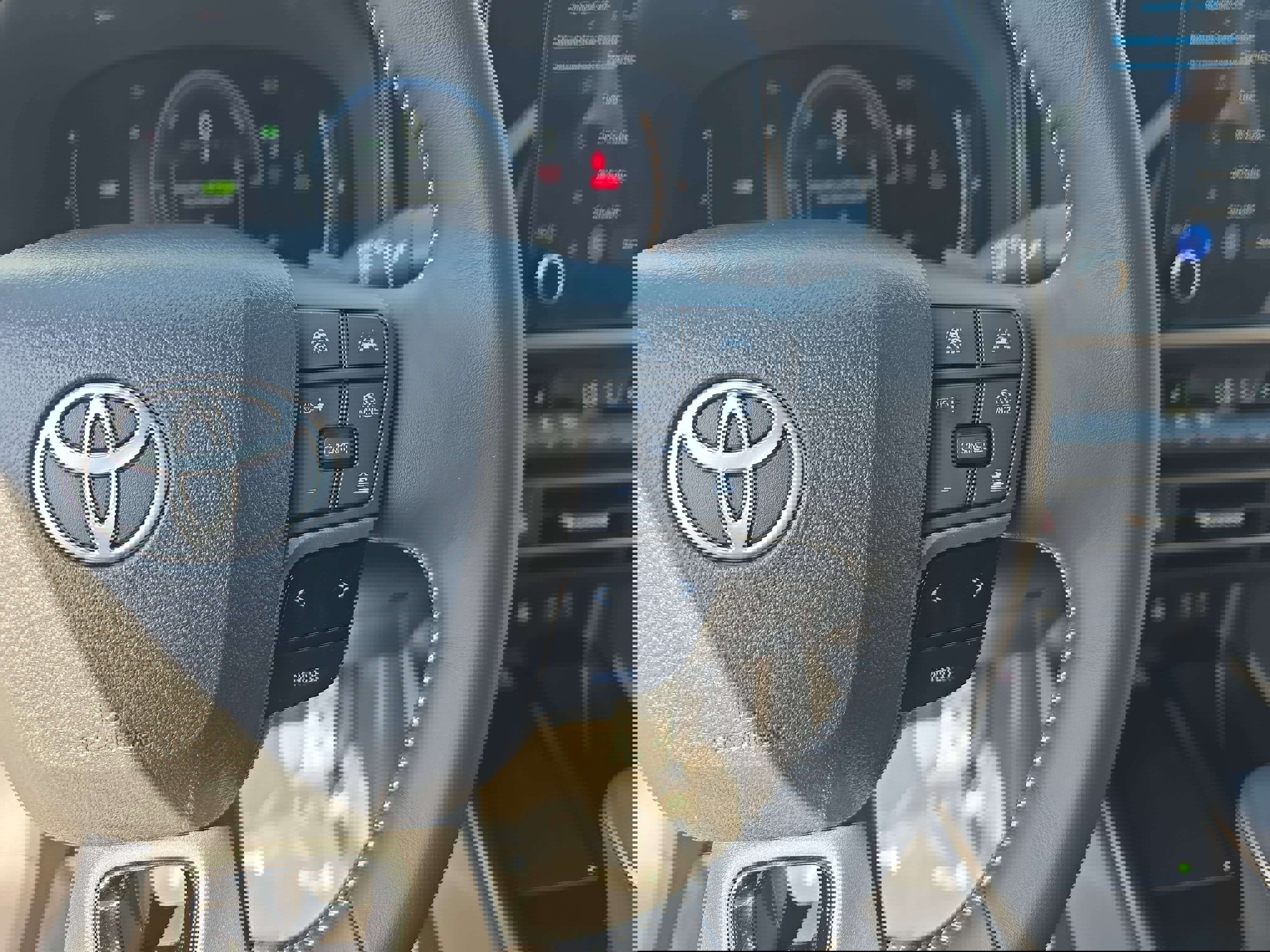 Used 2025 Toyota Camry SE w/ Convenience Package image 17