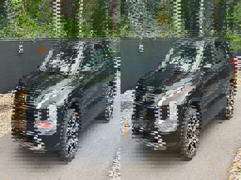 New 2025 Mitsubishi Outlander SE