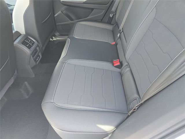 New 2026 Volkswagen Taos SE FWD image 12
