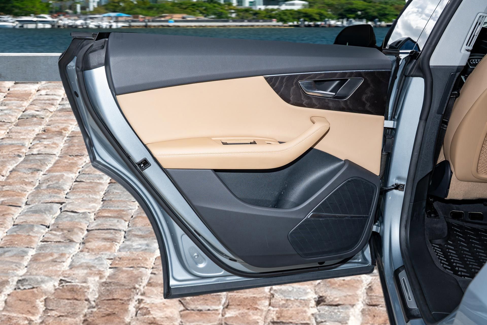 Used 2023 Audi Q8 Premium Plus w/ Premium Plus Package image 10