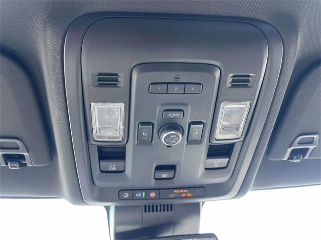 Used 2023 Chevrolet Suburban RST w/ Sport Performance Package image 23