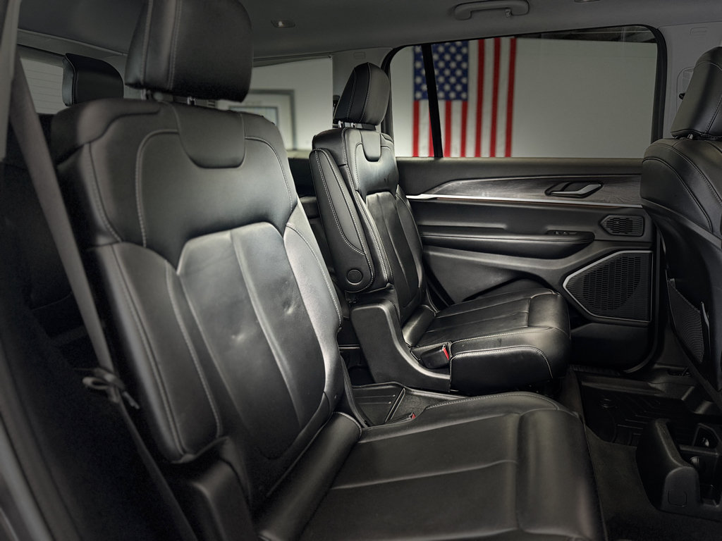 Used 2021 Jeep Grand Cherokee L Limited AWD/4WD image 29