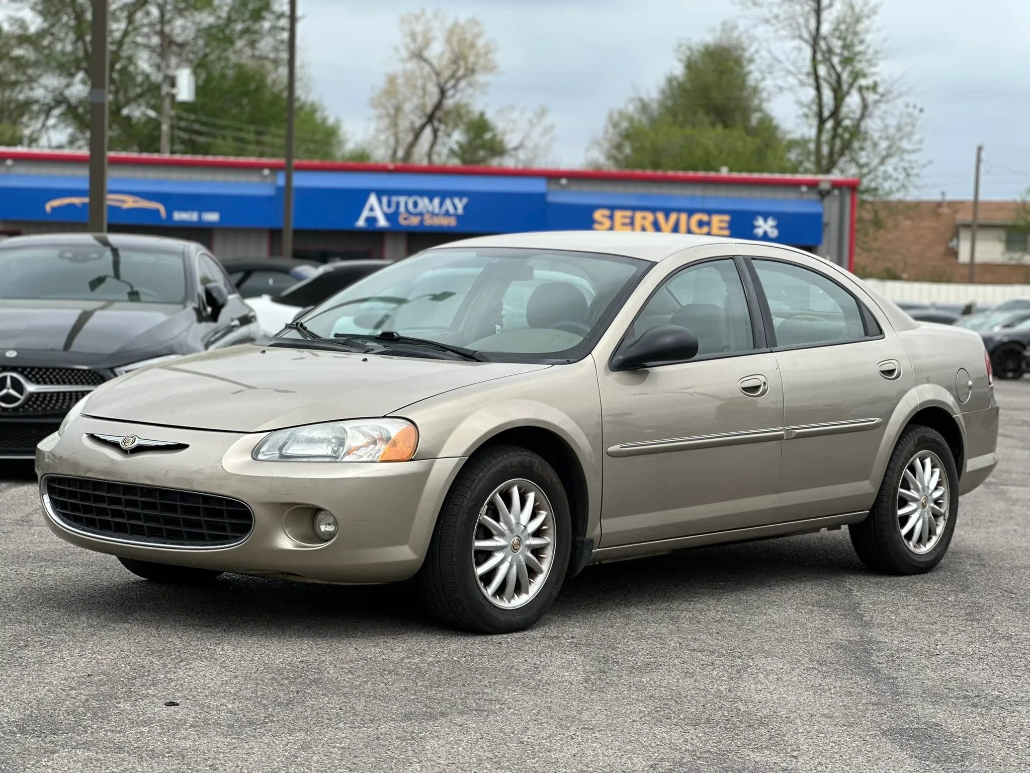 Used 2002 Chrysler Sebring LXi image 1