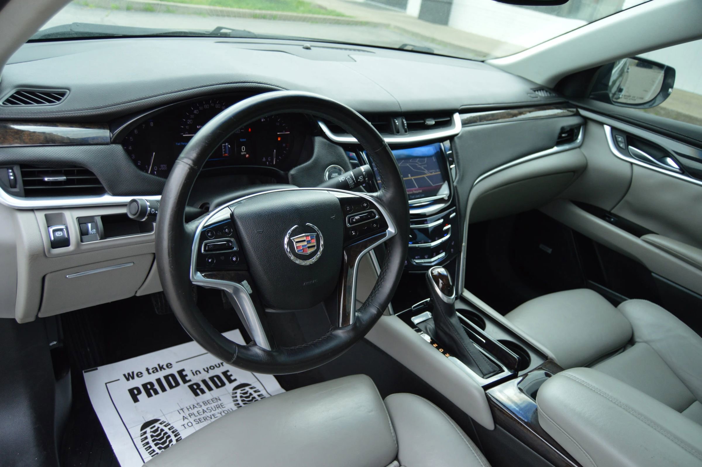 Used 2013 Cadillac XTS Luxury w/ Driver Awareness Package FWD image 8