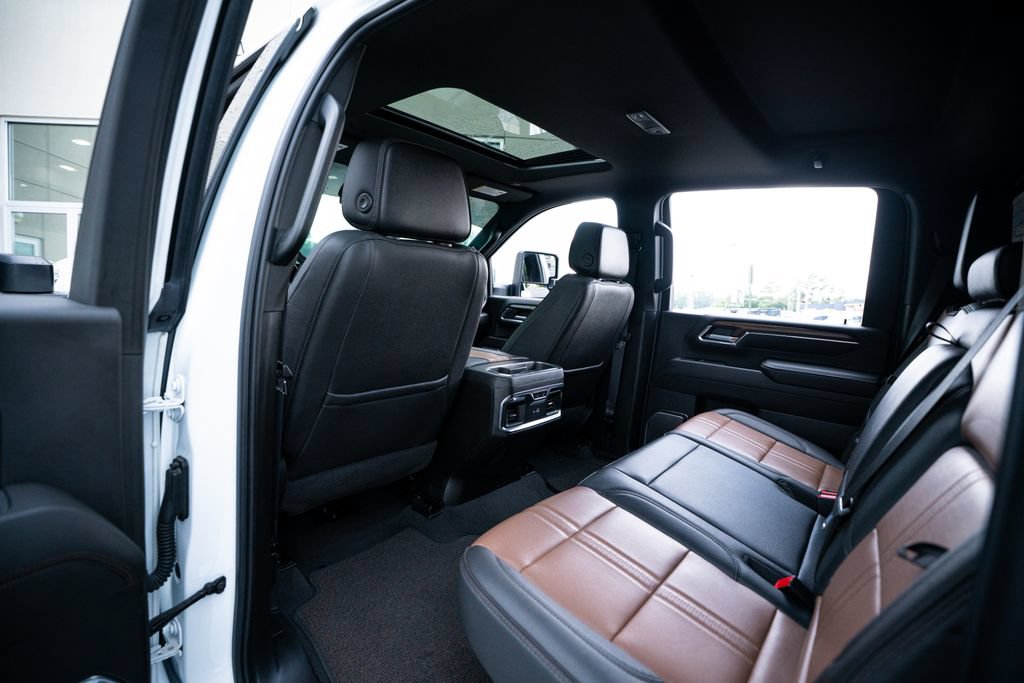 Used 2024 Chevrolet Silverado 3500 High Country AWD/4WD image 47