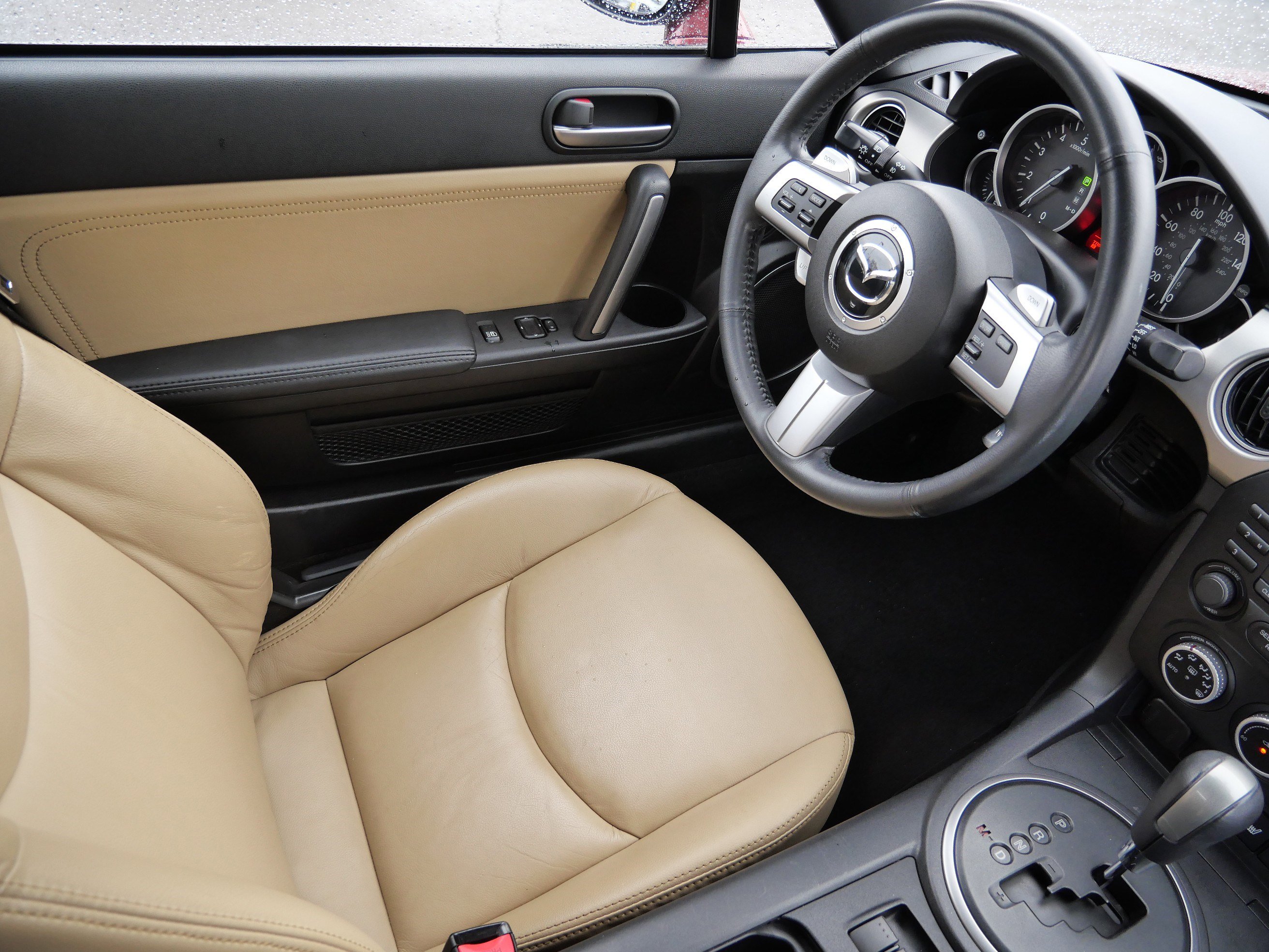 Used 2011 MAZDA MX-5 Miata Grand Touring w/ Premium Pkg image 9