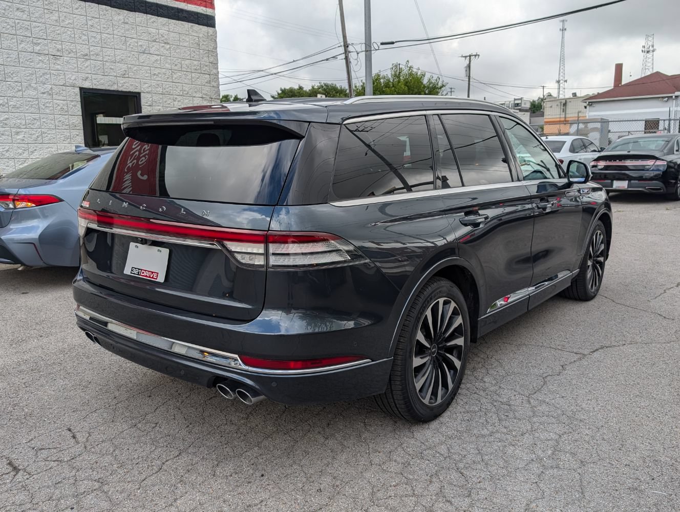 Used 2021 Lincoln Aviator Black Label Grand Touring AWD/4WD image 6