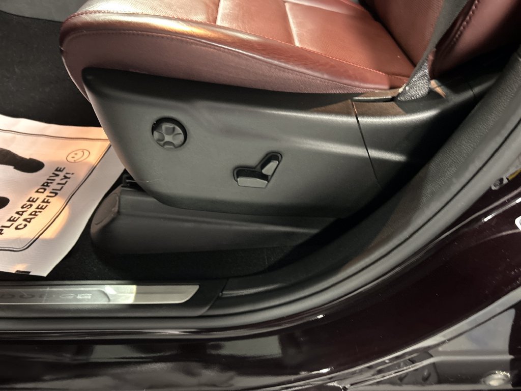 Used 2025 Dodge Durango GT AWD/4WD image 13