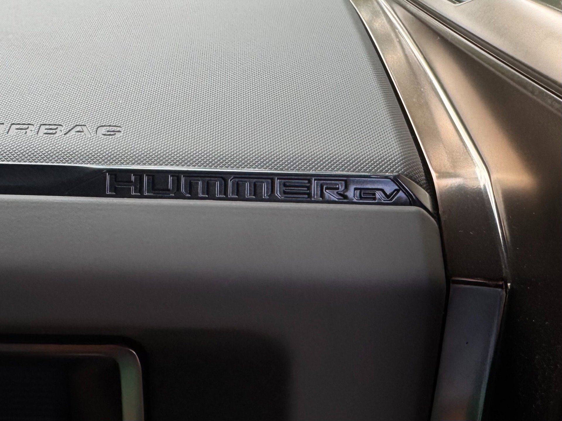 Used 2025 GMC Hummer EV 3X w/ LPO, Cargo Utility Package image 29
