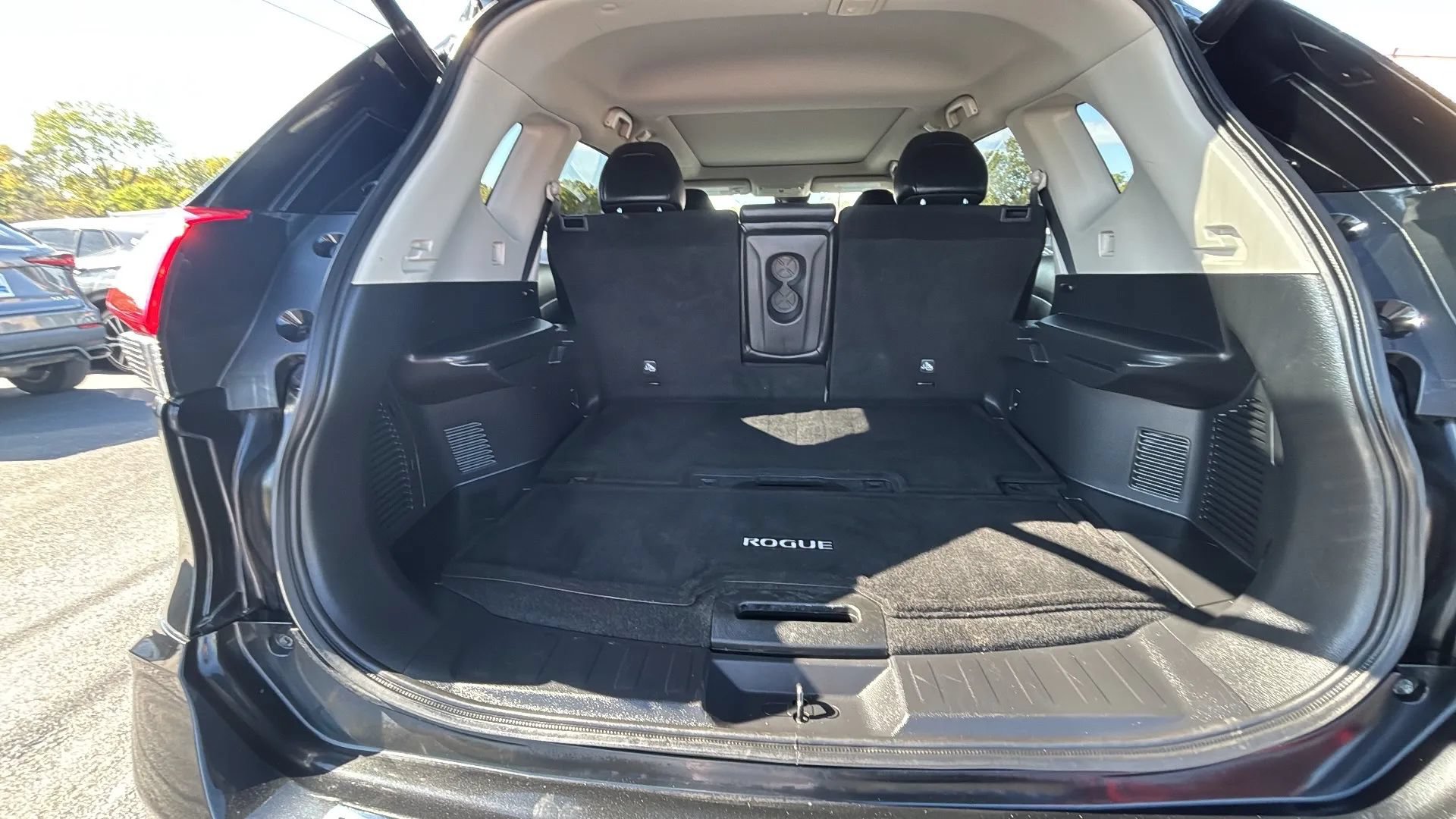 Used 2018 Nissan Rogue SL w/ Premium Package AWD/4WD image 15