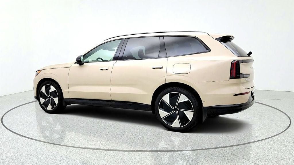 Used 2025 Volvo EX90 Ultra AWD/4WD image 7