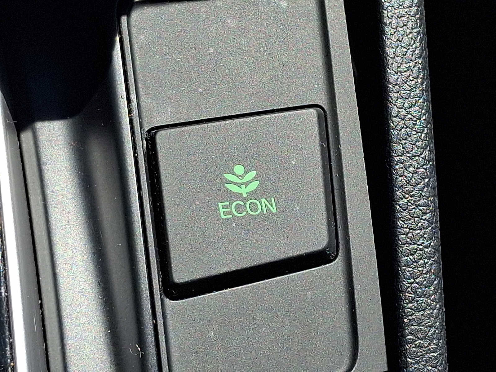 Used 2018 Honda CR-V LX image 25