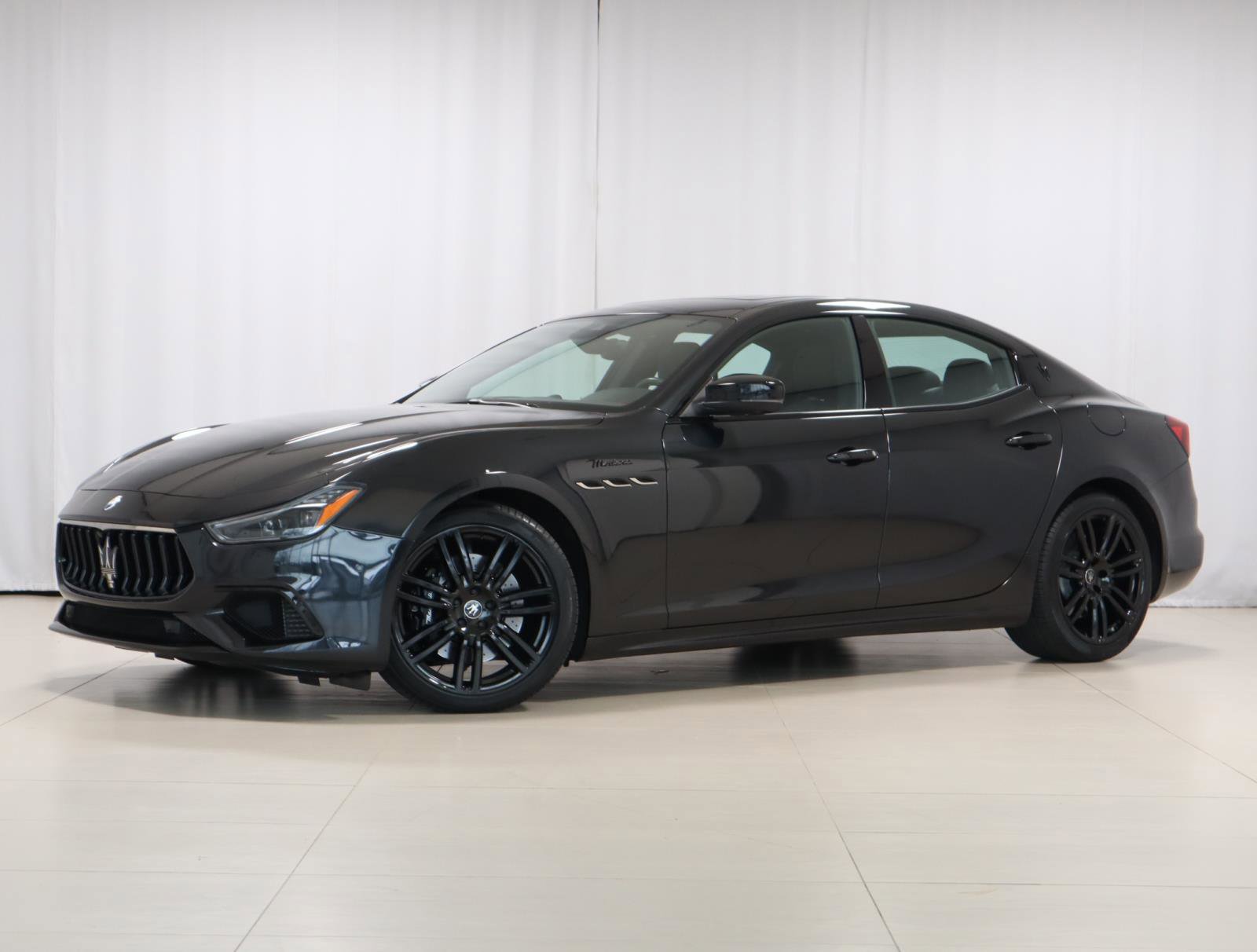 Used 2022 Maserati Ghibli Modena Q4 image 1
