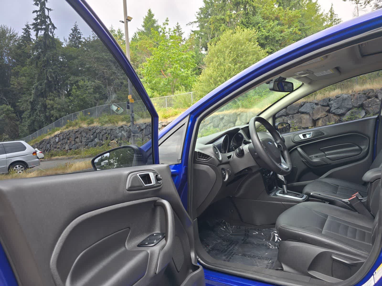 Used 2015 Ford Fiesta Titanium FWD image 17