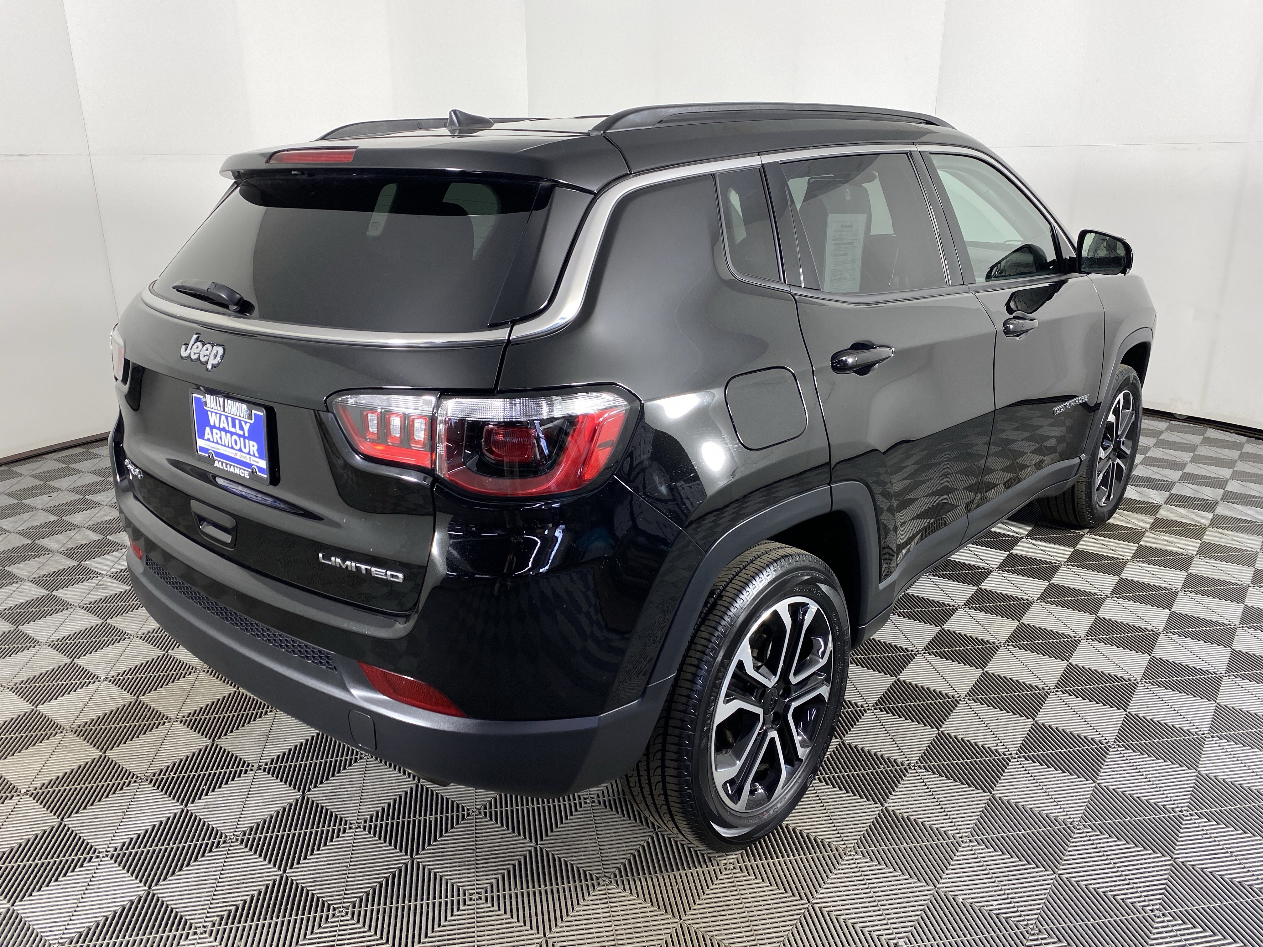 Used 2022 Jeep Compass Limited image 6