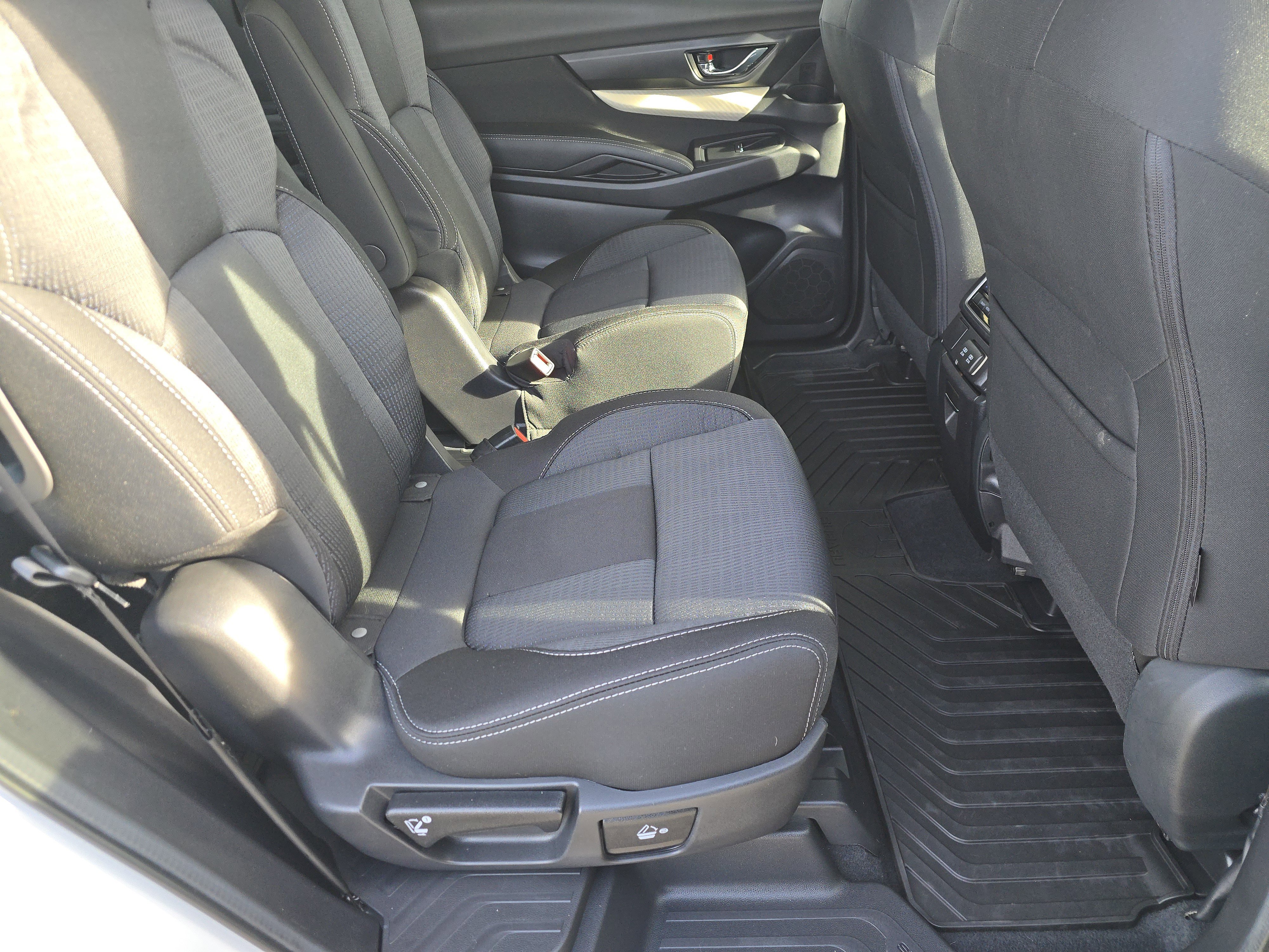 Used 2021 Subaru Ascent Premium w/ Convenience Package image 17