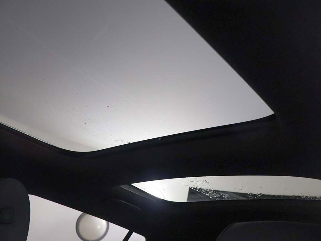 Used 2025 Mercedes-Benz GLB 250 4MATIC image 21