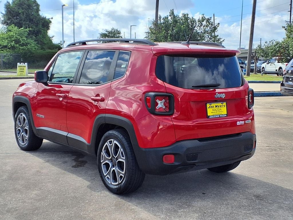 Used 2015 Jeep Renegade Latitude FWD image 2