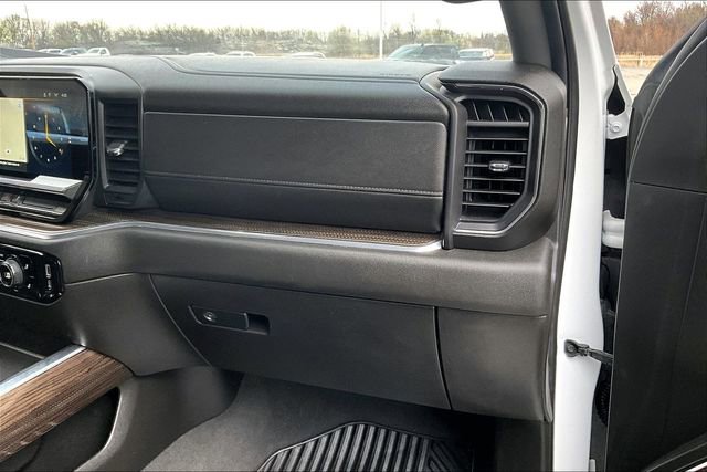 Used 2024 Chevrolet Silverado 3500 LT w/ Convenience Package image 27