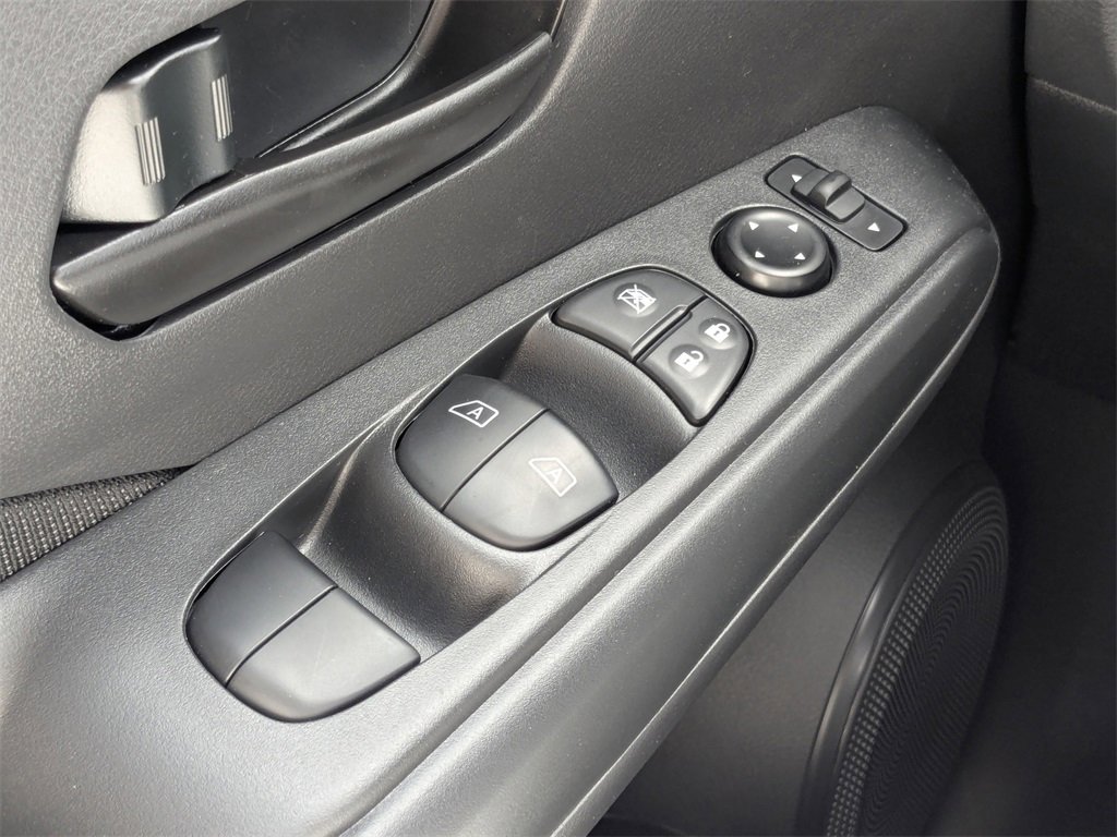 New 2025 Nissan Kicks Play S image 25