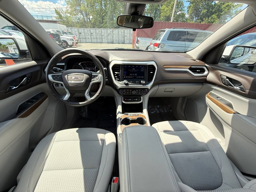 Used 2022 GMC Acadia SLE FWD image 25