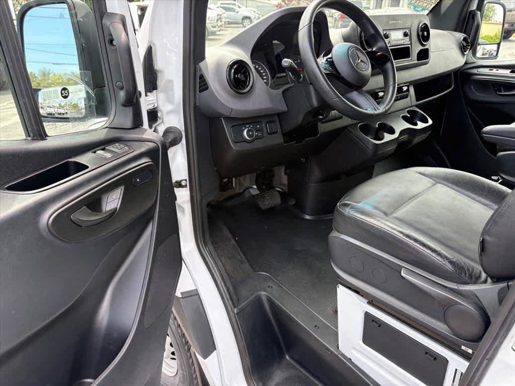 Used 2025 Mercedes-Benz Sprinter 2500 image 18