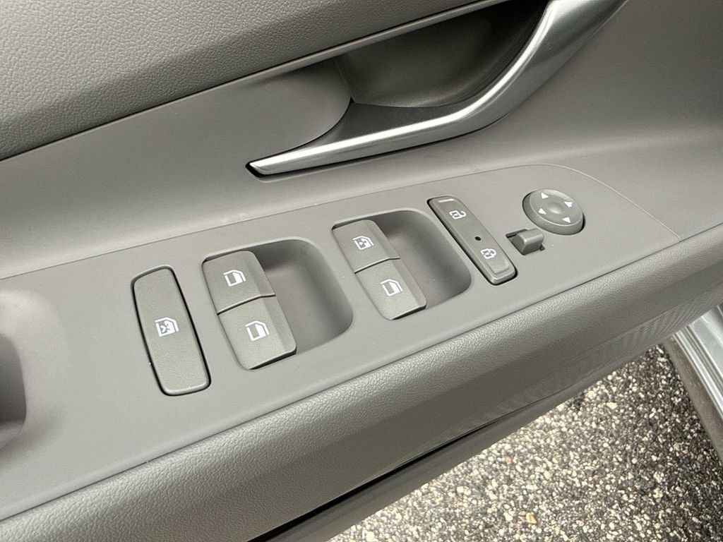 Used 2022 Hyundai Elantra SEL FWD image 22