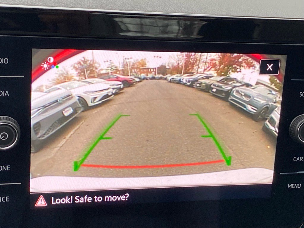 Certified 2025 Volkswagen Jetta SE image 14