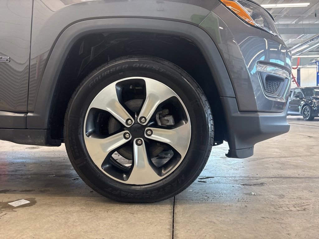 Used 2017 Jeep Compass Latitude w/ Popular Equipment Group AWD/4WD image 12