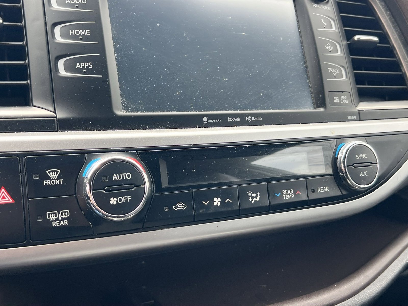 Used 2019 Toyota Highlander XLE image 15