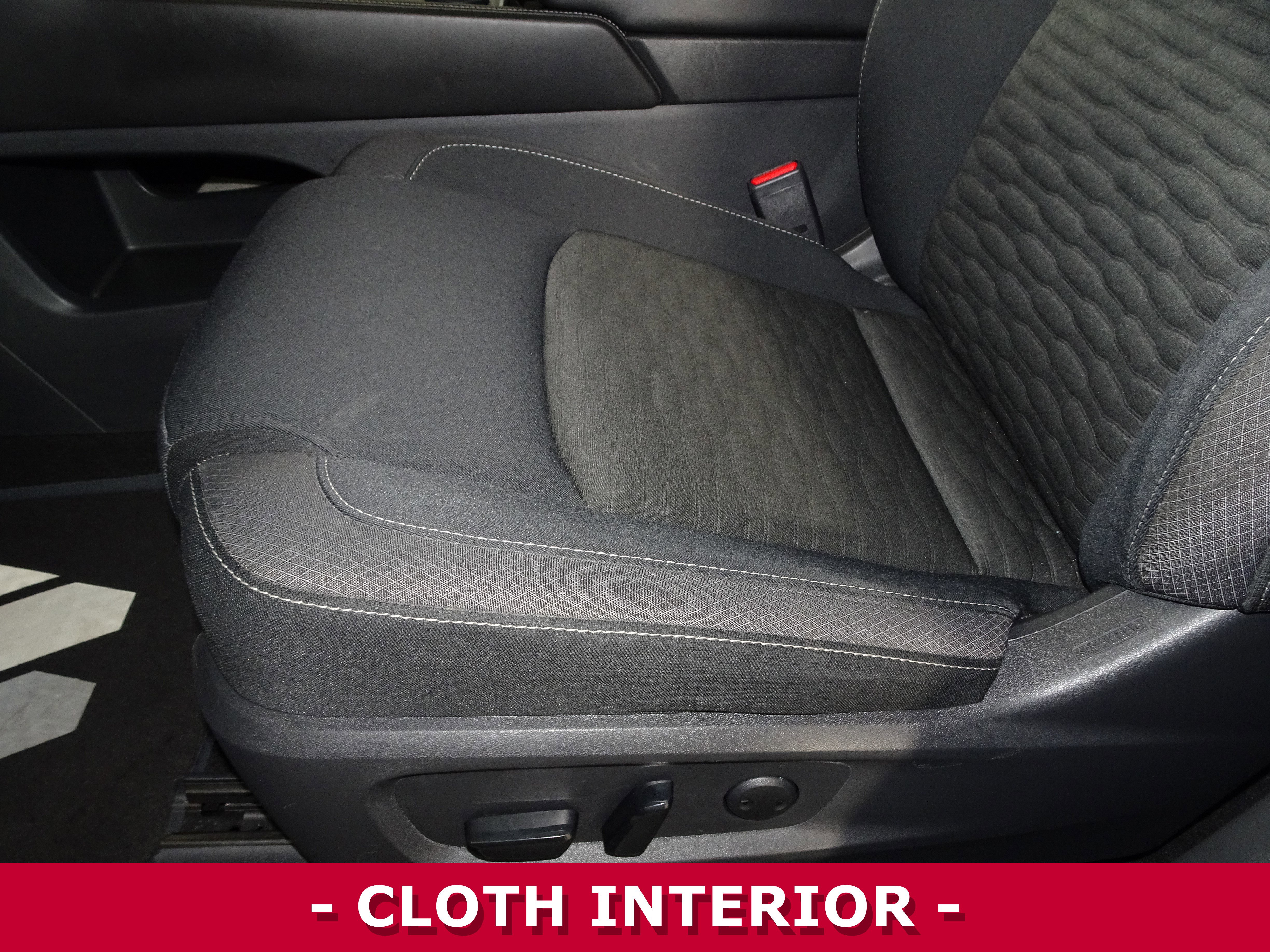 Used 2023 Nissan Pathfinder SV image 8