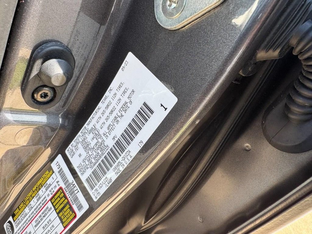 Used 2024 Toyota Sequoia Capstone AWD/4WD image 23