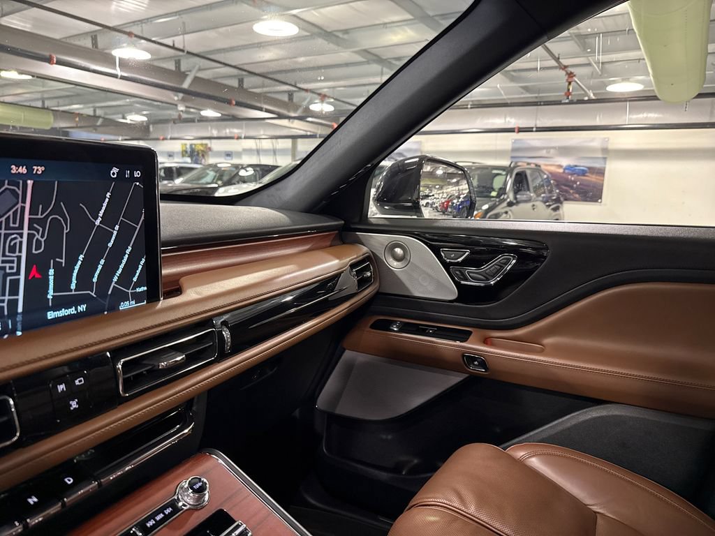 Used 2022 Lincoln Aviator Reserve w/ Equipment Group 201A AWD/4WD image 19