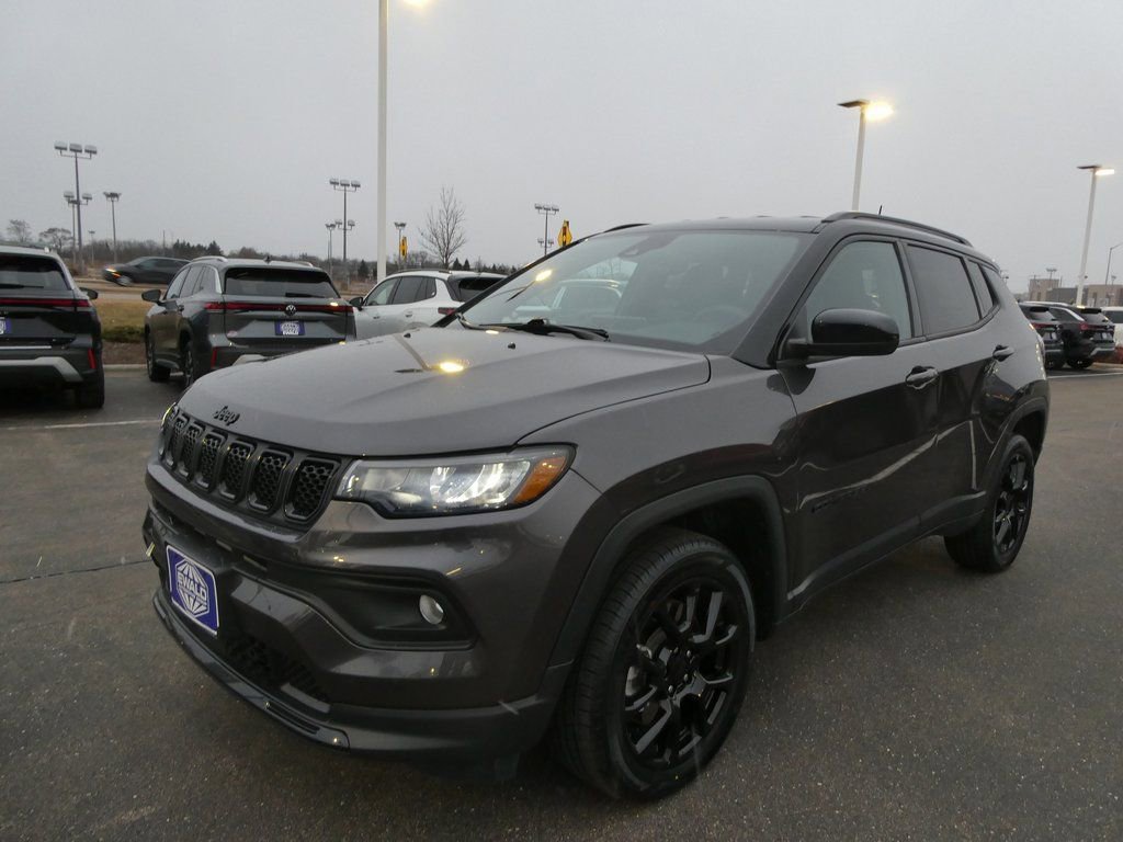 Used 2023 Jeep Compass Altitude AWD/4WD image 30
