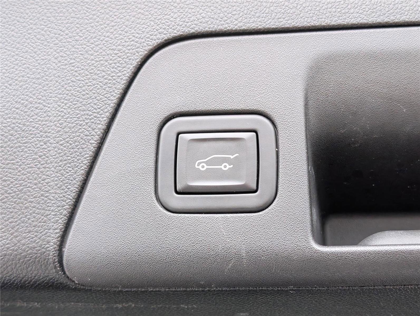 Used 2023 Buick Envision Essence w/ Sport Touring Package image 15