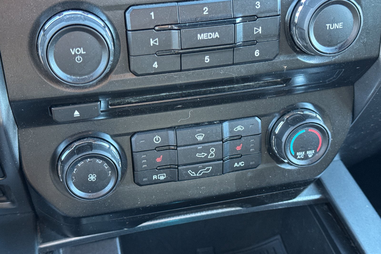 Used 2017 Ford F150 XLT w/ Equipment Group 302A Luxury image 19