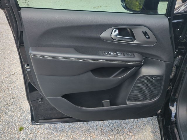 New 2027 Chrysler Pacifica Limited w/ Family Tech Group FWD image 12