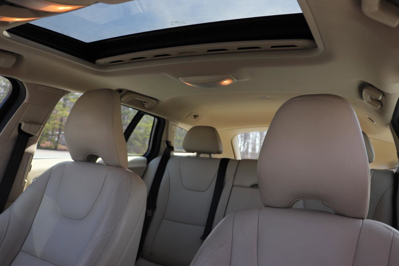 Used 2015 Volvo V60 T5 Platinum image 28