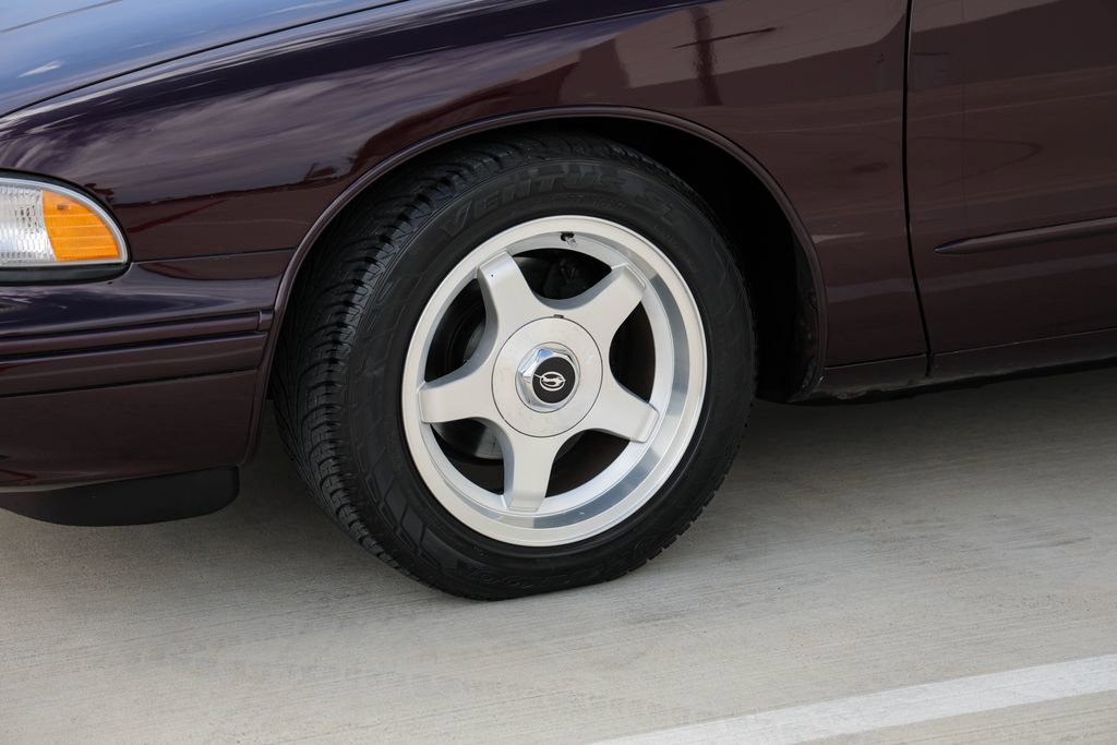 Used 1996 Chevrolet Impala SS RWD image 28