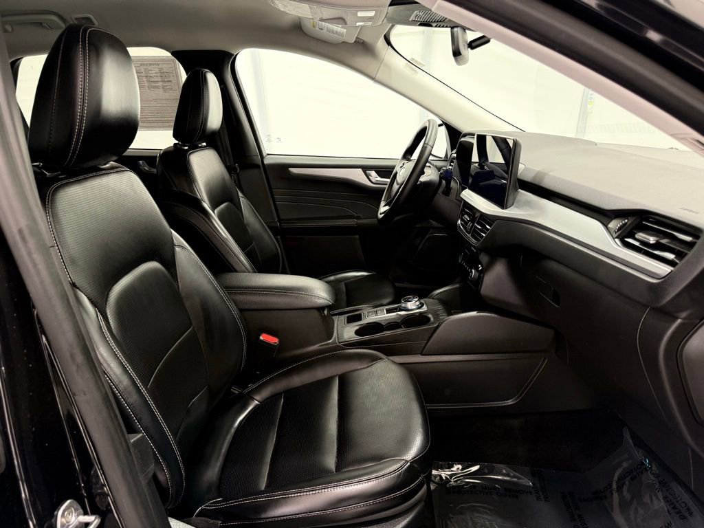 Used 2024 Ford Escape Platinum image 21